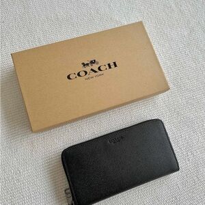 Coach Black Textured Leather Card Holder
